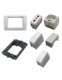 Frutti e Placche bianchi supporti 3 posti compatibili con Gewiss system