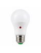 Lampadina LED 10W E27 con sensore crepuscolare A60 accensione automatica luce naturale 4000K